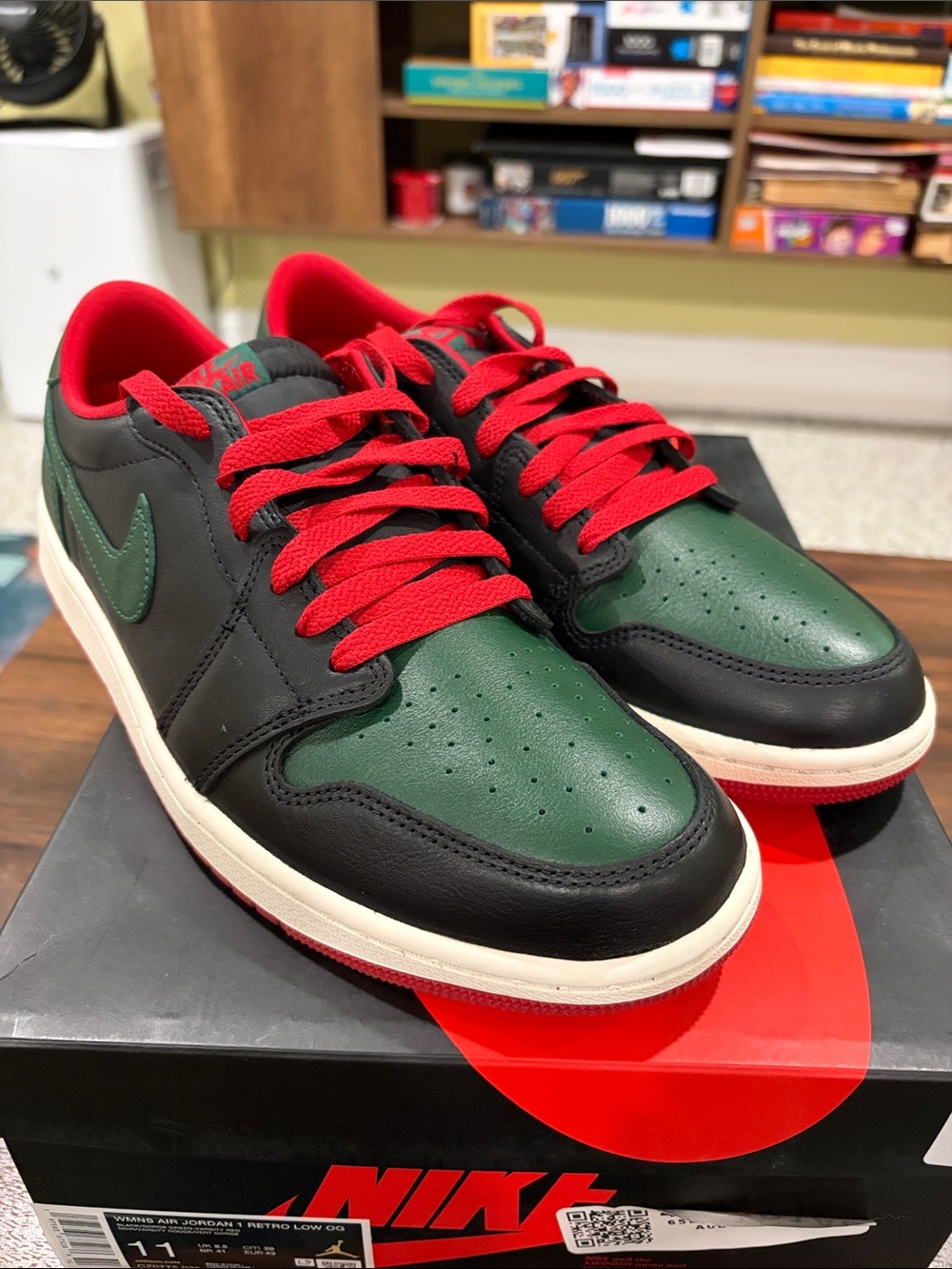 Air Jordan 1 retro low OG GUCCI sz 11 W / 9.5 M
